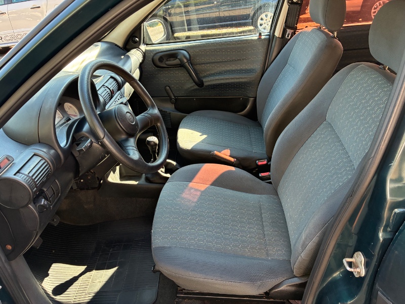CHEVROLET CORSA SEDAN 1.0 MPFI 8V 71CV 4P 2001/2001 COMPLETO VEÍCULOS GUAPORÉ / Carros no Vale