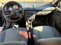CHEVROLET CORSA SEDAN 1.0 MPFI 8V 71CV 4P 2001/2001 COMPLETO VEÍCULOS GUAPORÉ / Carros no Vale