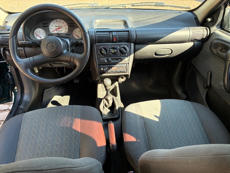 CHEVROLET CORSA SEDAN 1.0 MPFI 8V 71CV 4P 2001/2001 COMPLETO VEÍCULOS GUAPORÉ / Carros no Vale