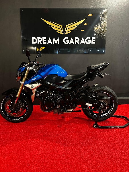 SUZUKI MOTOS GSR 750 /2014 EXCLUSIVO VEÍCULOS SANTA CRUZ DO SUL / Carros no Vale