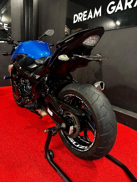 SUZUKI MOTOS GSR 750 /2014 EXCLUSIVO VEÍCULOS SANTA CRUZ DO SUL / Carros no Vale