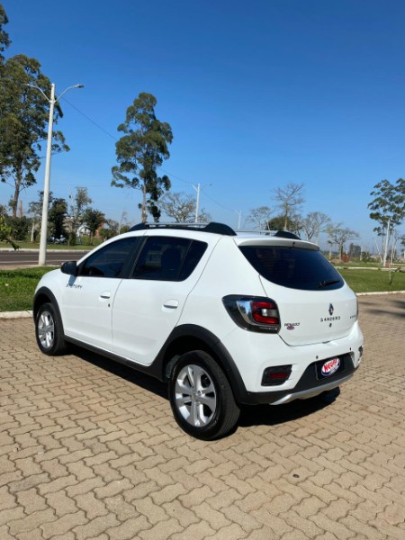 RENAULT STEPWAY 1.6 16V SCE FLEX INTENSE X-TRONIC /2017 NEURI VEÍCULOS LAJEADO / Carros no Vale