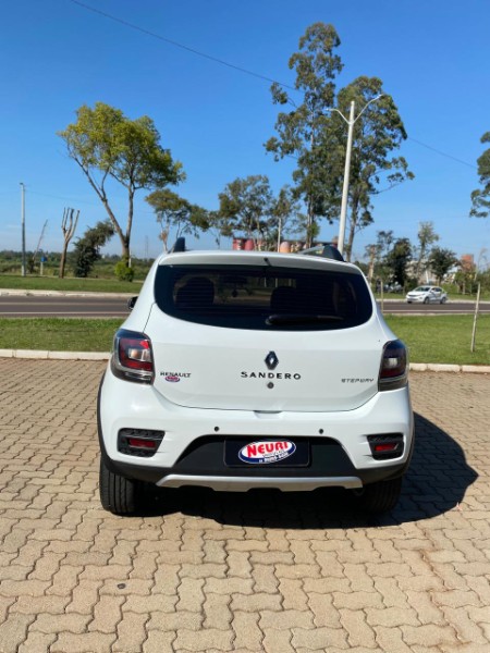 RENAULT STEPWAY 1.6 16V SCE FLEX INTENSE X-TRONIC /2017 NEURI VEÍCULOS LAJEADO / Carros no Vale