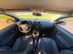 RENAULT STEPWAY 1.6 16V SCE FLEX INTENSE X-TRONIC /2017 NEURI VEÍCULOS LAJEADO / Carros no Vale