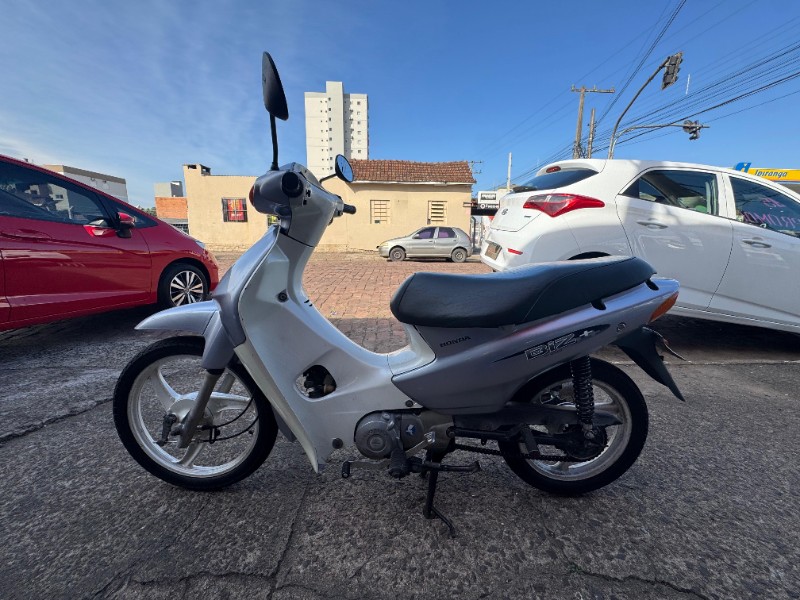 HONDA MOTOS C100 BIZ MAIS 2002/2003 AR MULTIMARCAS VENÂNCIO AIRES / Carros no Vale