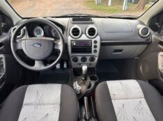 FORD FIESTA 1.0 8V FLEX 5P 2008/2009 MENEGHINI VEÍCULOS ARROIO DO MEIO / Carros no Vale