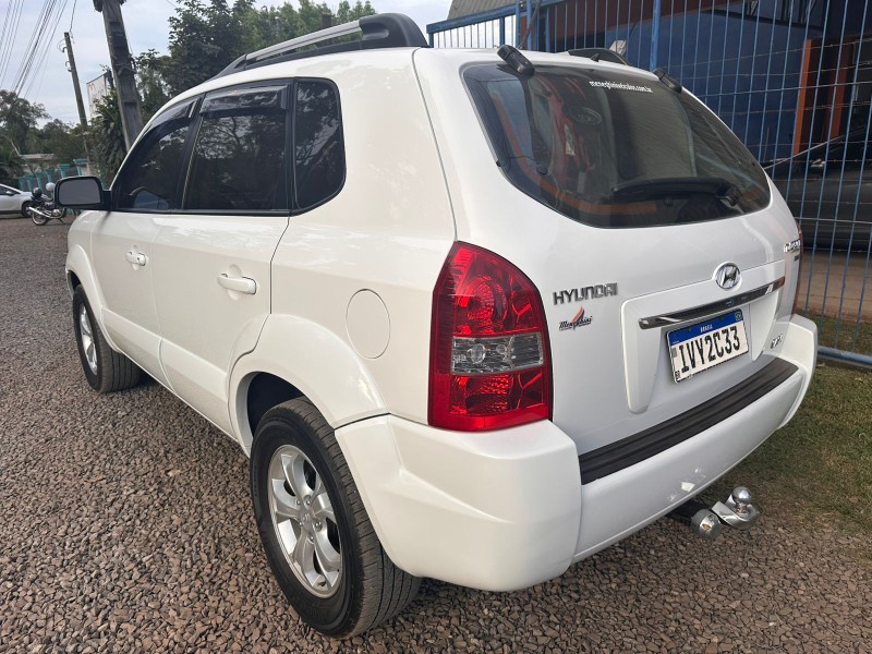 HYUNDAI TUCSON GLS 2.0 16V AUT. 2014/2015 MENEGHINI VEÍCULOS ARROIO DO MEIO / Carros no Vale