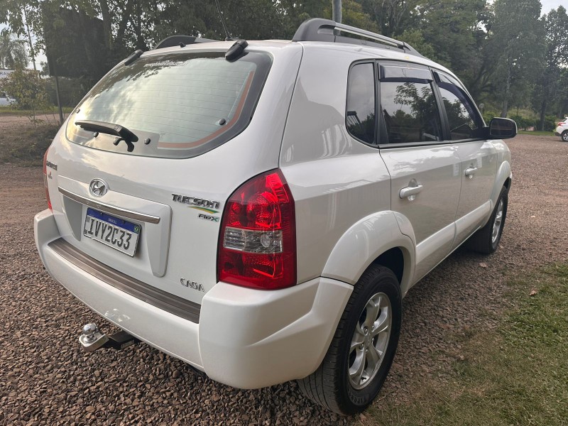 HYUNDAI TUCSON GLS 2.0 16V AUT. 2014/2015 MENEGHINI VEÍCULOS ARROIO DO MEIO / Carros no Vale