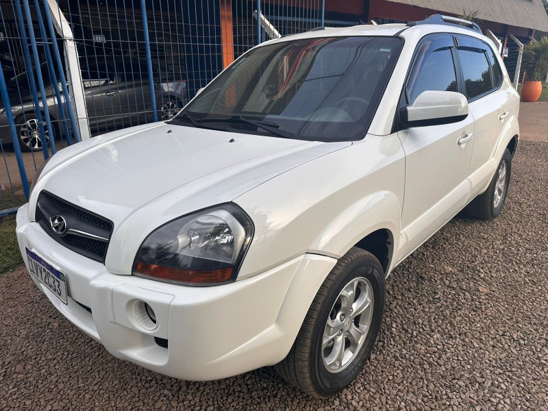 HYUNDAI TUCSON GLS 2.0 16V AUT. 2014/2015 MENEGHINI VEÍCULOS ARROIO DO MEIO / Carros no Vale