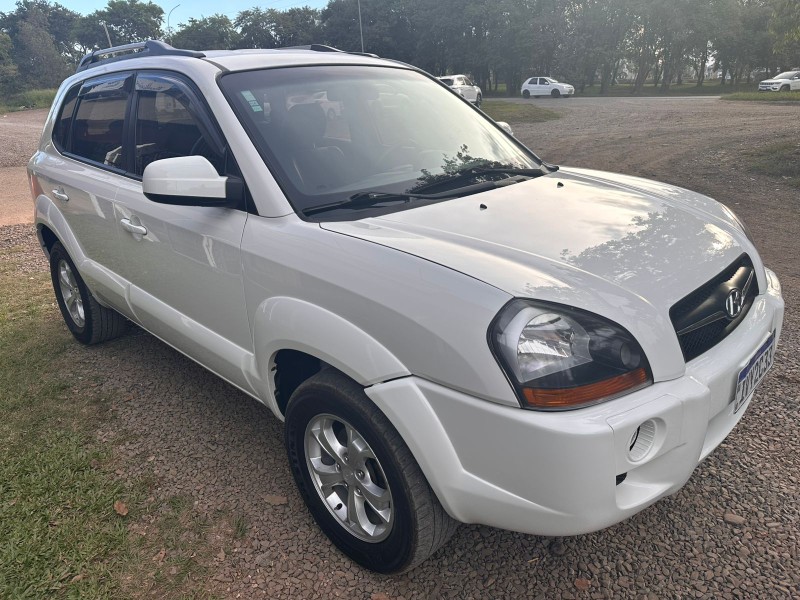HYUNDAI TUCSON GLS 2.0 16V AUT. 2014/2015 MENEGHINI VEÍCULOS ARROIO DO MEIO / Carros no Vale