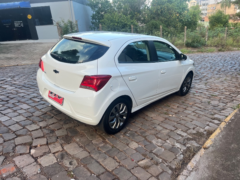 CHEVROLET ONIX HATCH JOY 1.0 8V FLEX 5P MEC. 2021/2021 ELY AUTOMÓVEIS LAJEADO / Carros no Vale