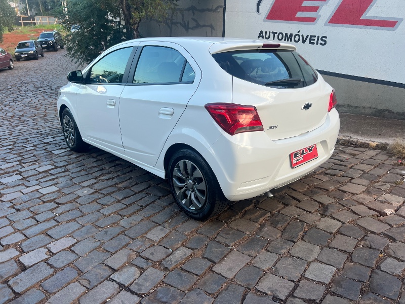 CHEVROLET ONIX HATCH JOY 1.0 8V FLEX 5P MEC. 2021/2021 ELY AUTOMÓVEIS LAJEADO / Carros no Vale