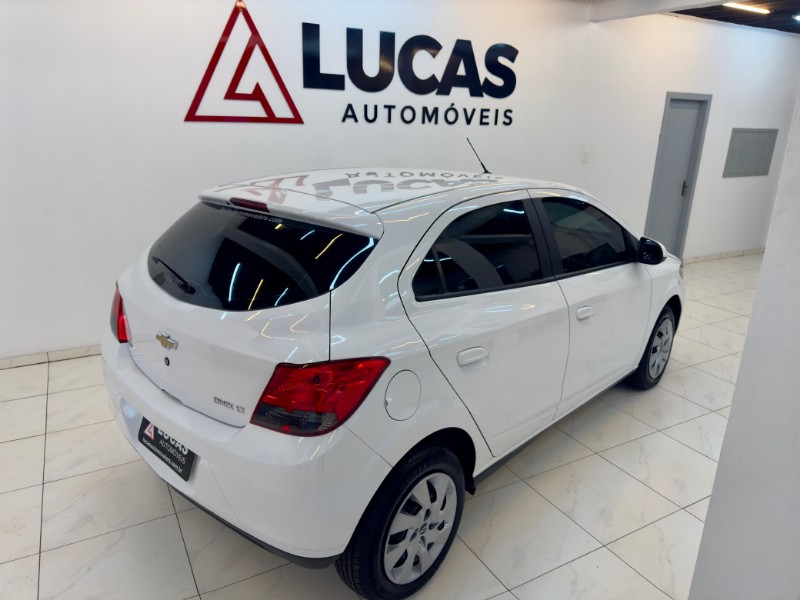 CHEVROLET ONIX 1.4 LT 2014/2014 LUCAS AUTOMÓVEIS BOM RETIRO DO SUL / Carros no Vale