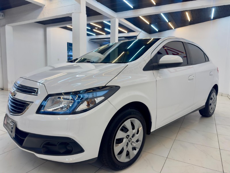 CHEVROLET ONIX 1.4 LT 2014/2014 LUCAS AUTOMÓVEIS BOM RETIRO DO SUL / Carros no Vale