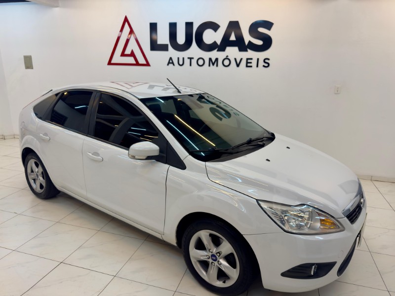 FORD FOCUS HATCH GLX 2.0 2013/2013 LUCAS AUTOMÓVEIS BOM RETIRO DO SUL / Carros no Vale