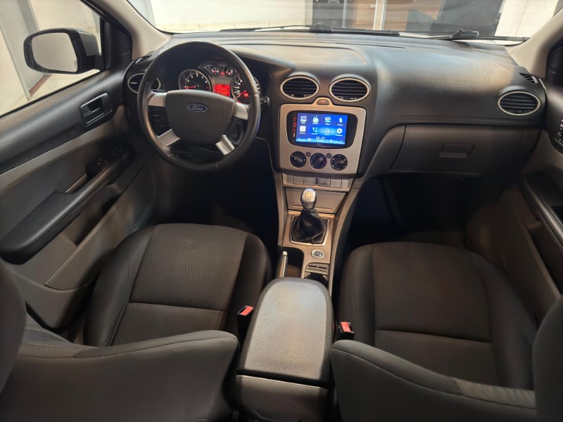 FORD FOCUS HATCH GLX 2.0 2013/2013 LUCAS AUTOMÓVEIS BOM RETIRO DO SUL / Carros no Vale