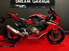 HONDA MOTOS CBR 1000 RR FIRE BLADE /2018 EXCLUSIVO VEÍCULOS SANTA CRUZ DO SUL / Carros no Vale