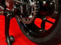 HONDA MOTOS CBR 1000 RR FIRE BLADE /2018 EXCLUSIVO VEÍCULOS SANTA CRUZ DO SUL / Carros no Vale