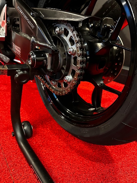 HONDA MOTOS CBR 1000 RR FIRE BLADE /2018 EXCLUSIVO VEÍCULOS SANTA CRUZ DO SUL / Carros no Vale