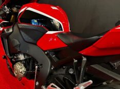 HONDA MOTOS CBR 1000 RR FIRE BLADE /2018 EXCLUSIVO VEÍCULOS SANTA CRUZ DO SUL / Carros no Vale