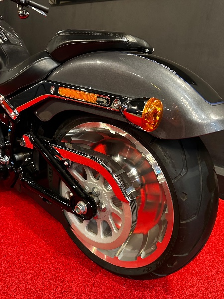 HARLEY DAVIDSON FAT BOY FLSTF /2021 EXCLUSIVO VEÍCULOS SANTA CRUZ DO SUL / Carros no Vale