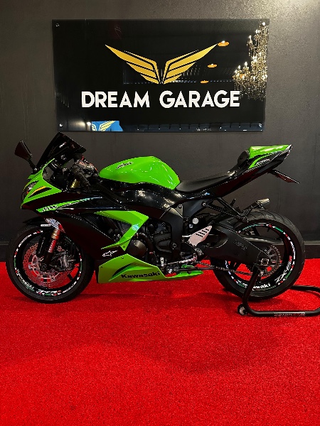 KAWASAKI NINJA ZX 6R 636CC /2013 EXCLUSIVO VEÍCULOS SANTA CRUZ DO SUL / Carros no Vale