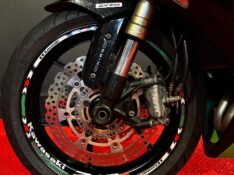 KAWASAKI NINJA ZX 6R 636CC /2013 EXCLUSIVO VEÍCULOS SANTA CRUZ DO SUL / Carros no Vale