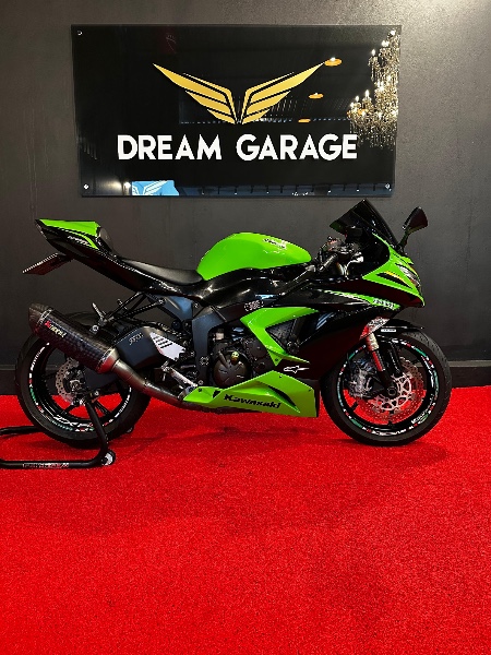 KAWASAKI NINJA ZX 6R 636CC /2013 EXCLUSIVO VEÍCULOS SANTA CRUZ DO SUL / Carros no Vale