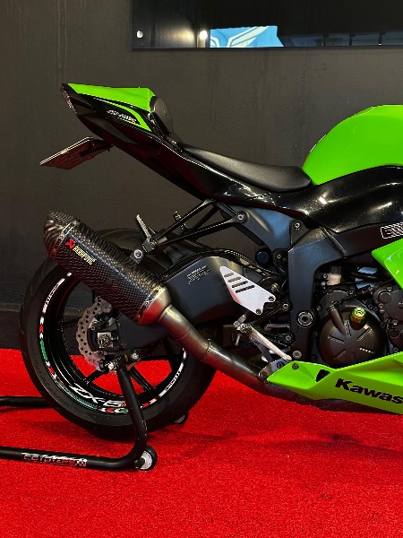 KAWASAKI NINJA ZX 6R 636CC /2013 EXCLUSIVO VEÍCULOS SANTA CRUZ DO SUL / Carros no Vale