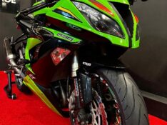 KAWASAKI NINJA ZX 6R 636CC /2013 EXCLUSIVO VEÍCULOS SANTA CRUZ DO SUL / Carros no Vale