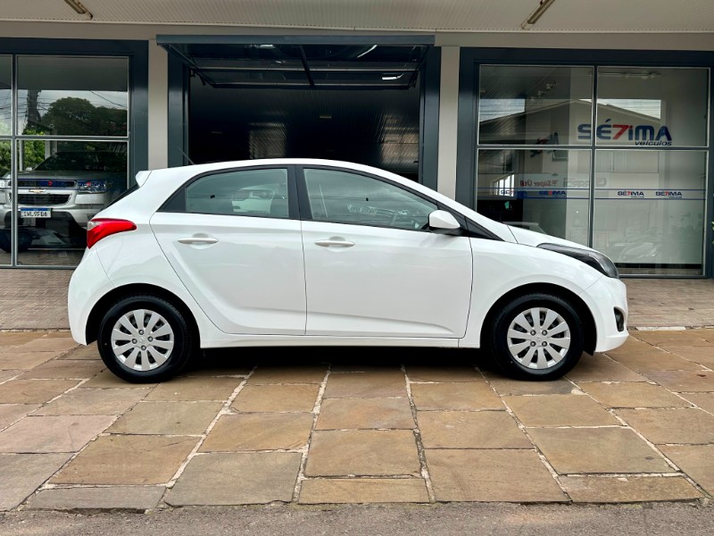 HYUNDAI HB20 COMF 1.6 AUT. 2015/2015 SÉTIMA VEÍCULOS GUAPORÉ / Carros no Vale
