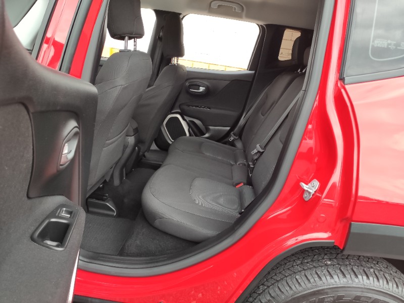 JEEP RENEGADE SPORT 1.8 2016/2016 ROSAUTO VEÍCULOS VENÂNCIO AIRES / Carros no Vale