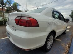 VOLKSWAGEN VOYAGE CITY 1.6 8V 2013/2014 ADRIANO VEÍCULOS CRUZEIRO DO SUL / Carros no Vale