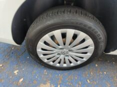 VOLKSWAGEN VOYAGE CITY 1.6 8V 2013/2014 ADRIANO VEÍCULOS CRUZEIRO DO SUL / Carros no Vale
