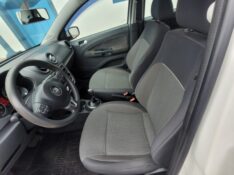 VOLKSWAGEN VOYAGE CITY 1.6 8V 2013/2014 ADRIANO VEÍCULOS CRUZEIRO DO SUL / Carros no Vale