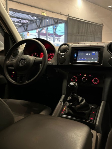VOLKSWAGEN AMAROK 2.0 S 4X4 16V 2015/2015 JM AUTOMÓVEIS VENÂNCIO AIRES / Carros no Vale