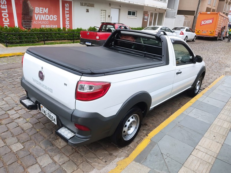 FIAT STRADA 1.4 WORKING 8V 2014/2015 ALTERNATIVA VEÍCULOS LAJEADO / Carros no Vale