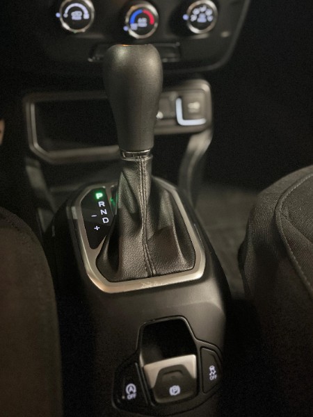JEEP RENEGANE SPORT 1.8 2019/2019 JM AUTOMÓVEIS VENÂNCIO AIRES / Carros no Vale