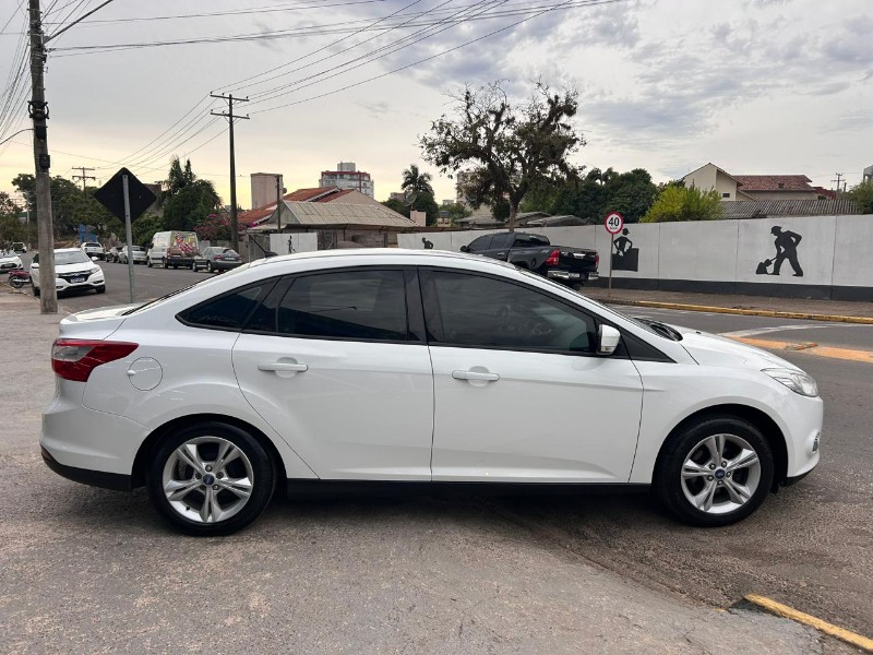 FORD FOCUS SEDAN 2.0 16V/2.0 16V FLEX 4P AUT. 2015/2015 LS MULTIMARCAS VENÂNCIO AIRES / Carros no Vale