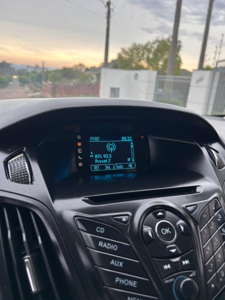 FORD FOCUS SEDAN 2.0 16V/2.0 16V FLEX 4P AUT. 2015/2015 LS MULTIMARCAS VENÂNCIO AIRES / Carros no Vale