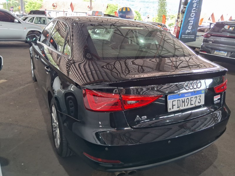 AUDI A3 SEDAN 1.4 TFSI 2015/2015 SCHAEFER AUTOMÓVEIS TEUTÔNIA / Carros no Vale