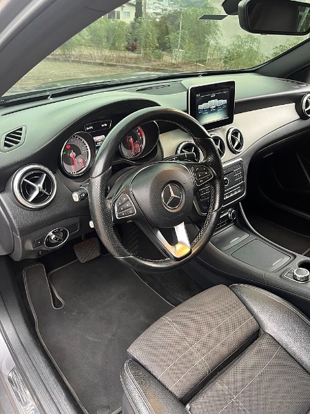 MERCEDES-BENZ GLA 200 1.6 CGI STYLE 16V TURBO 2015/2016 BOSCO AUTOMÓVEIS GUAPORÉ / Carros no Vale