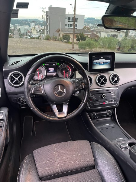 MERCEDES-BENZ GLA 200 1.6 CGI STYLE 16V TURBO 2015/2016 BOSCO AUTOMÓVEIS GUAPORÉ / Carros no Vale