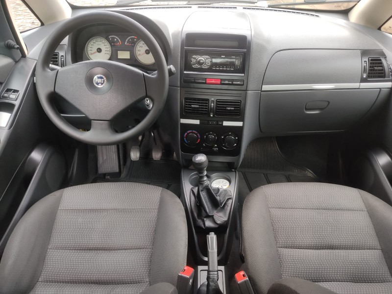 FIAT IDEA ELX 1.4 2005/2006 ALTERNATIVA VEÍCULOS LAJEADO / Carros no Vale