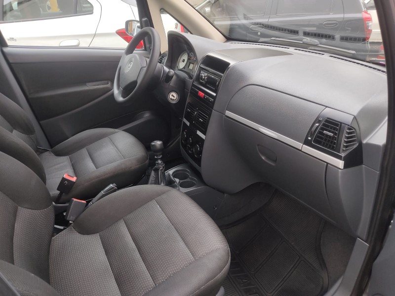 FIAT IDEA ELX 1.4 2005/2006 ALTERNATIVA VEÍCULOS LAJEADO / Carros no Vale