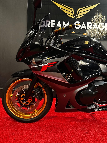 SUZUKI MOTOS GSX 650 F /2011 EXCLUSIVO VEÍCULOS SANTA CRUZ DO SUL / Carros no Vale