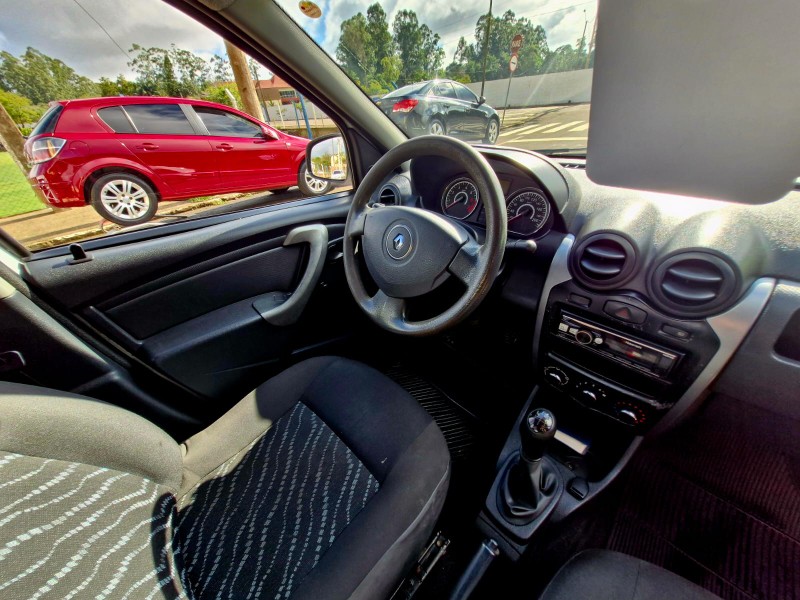 RENAULT LOGAN AUTHENTIQUE HI-FLEX 1.0 16V 4P 2012/2012 CRUZEIRO MULTIMARCAS CRUZEIRO DO SUL / Carros no Vale