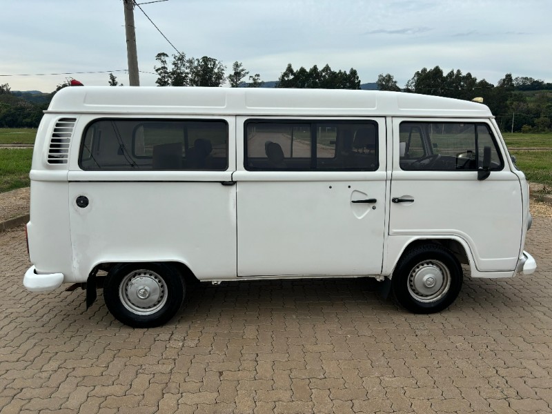 VOLKSWAGEN KOMBI /2011 RT 811 VEÍCULOS ARROIO DO MEIO / Carros no Vale