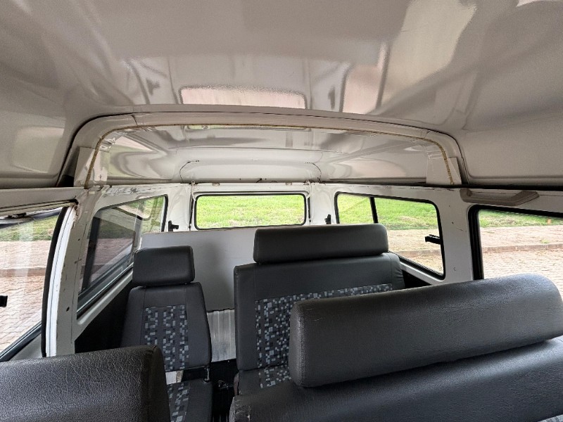 VOLKSWAGEN KOMBI /2011 RT 811 VEÍCULOS ARROIO DO MEIO / Carros no Vale