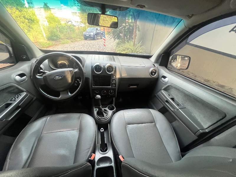 FORD ECOSPORT 2.0 XLT 16V GASOLINA 4P MANUAL 2004/2004 ELY AUTOMÓVEIS LAJEADO / Carros no Vale